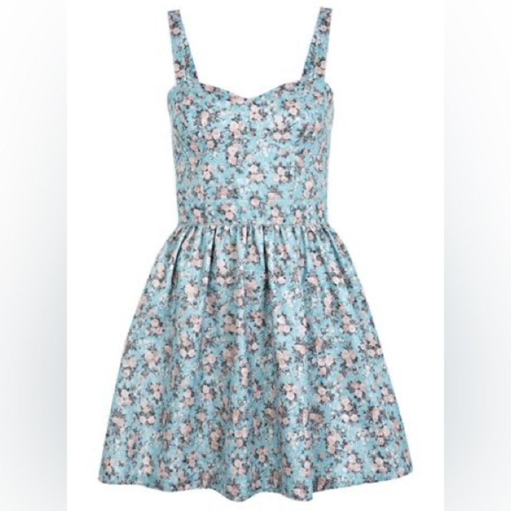FINAAAAL SAAAALE CAUSE I’m TRAVELING 
 - MISS SELFRIDGE dress